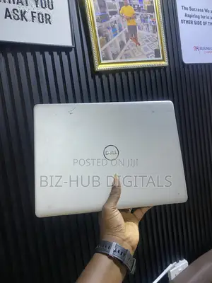 Laptop Dell Vostro 14 3000 8GB AMD Ryzen 5 SSD 256GB