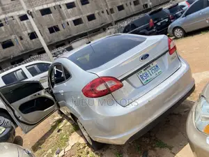Ford Fiesta S Sedan 2013 Silver