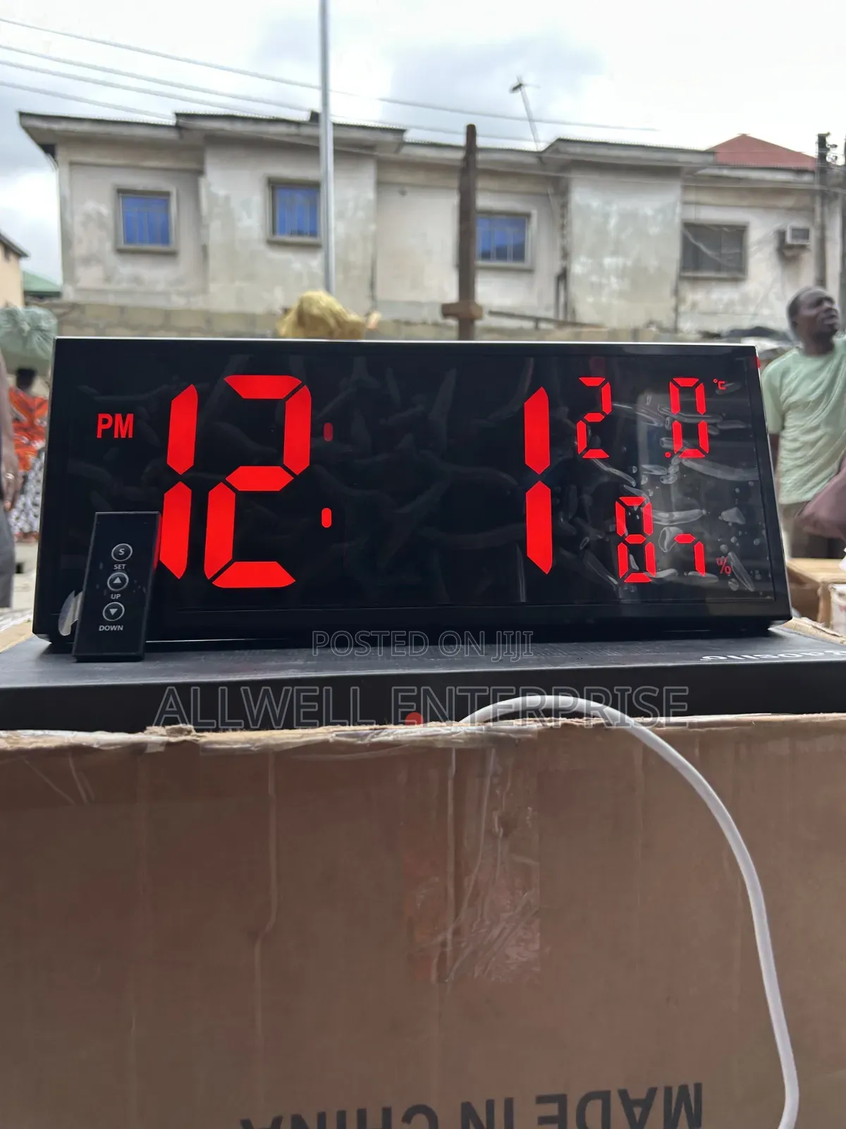 Led Desktop Clock With Temperature and Humidity