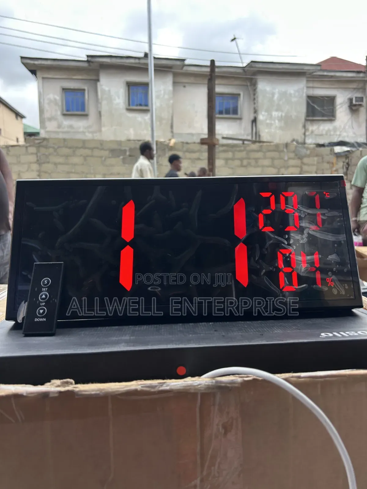 Led Desktop Clock With Temperature and Humidity