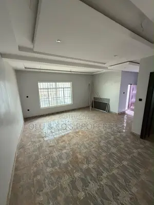 3bdrm Townhouse / Terrace in Mabushi for rent