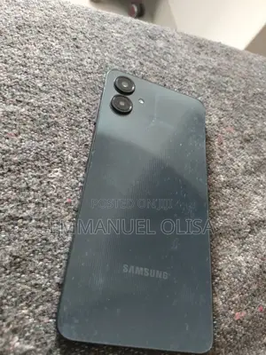 Samsung Galaxy A06 128 GB Graphite