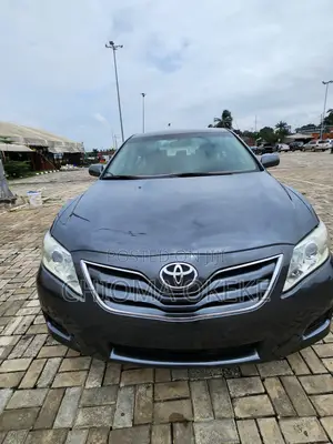 Toyota Camry LE 4dr Sedan (2.5L 4cyl 6A) 2011 Gray
