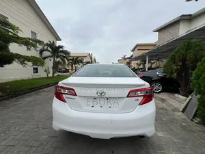 Toyota Camry SE 4dr Sedan (2.5L 4cyl 6A) 2013 White