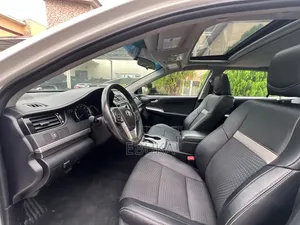 Toyota Camry SE 4dr Sedan (2.5L 4cyl 6A) 2013 White