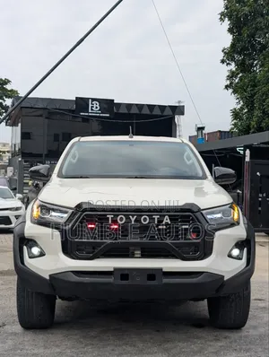 Toyota Hilux 2020 White