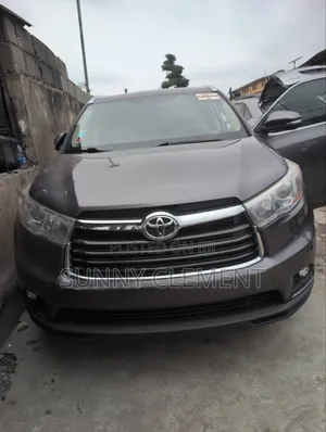 Toyota Highlander XLE 4x2 V6 (3.5L 6cyl 8A) 2017 Gray
