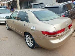 Honda Accord 2004 Gold