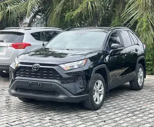 Toyota RAV4 XLE AWD 2024 Black