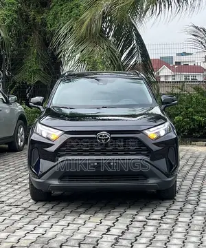 Toyota RAV4 XLE AWD 2024 Black