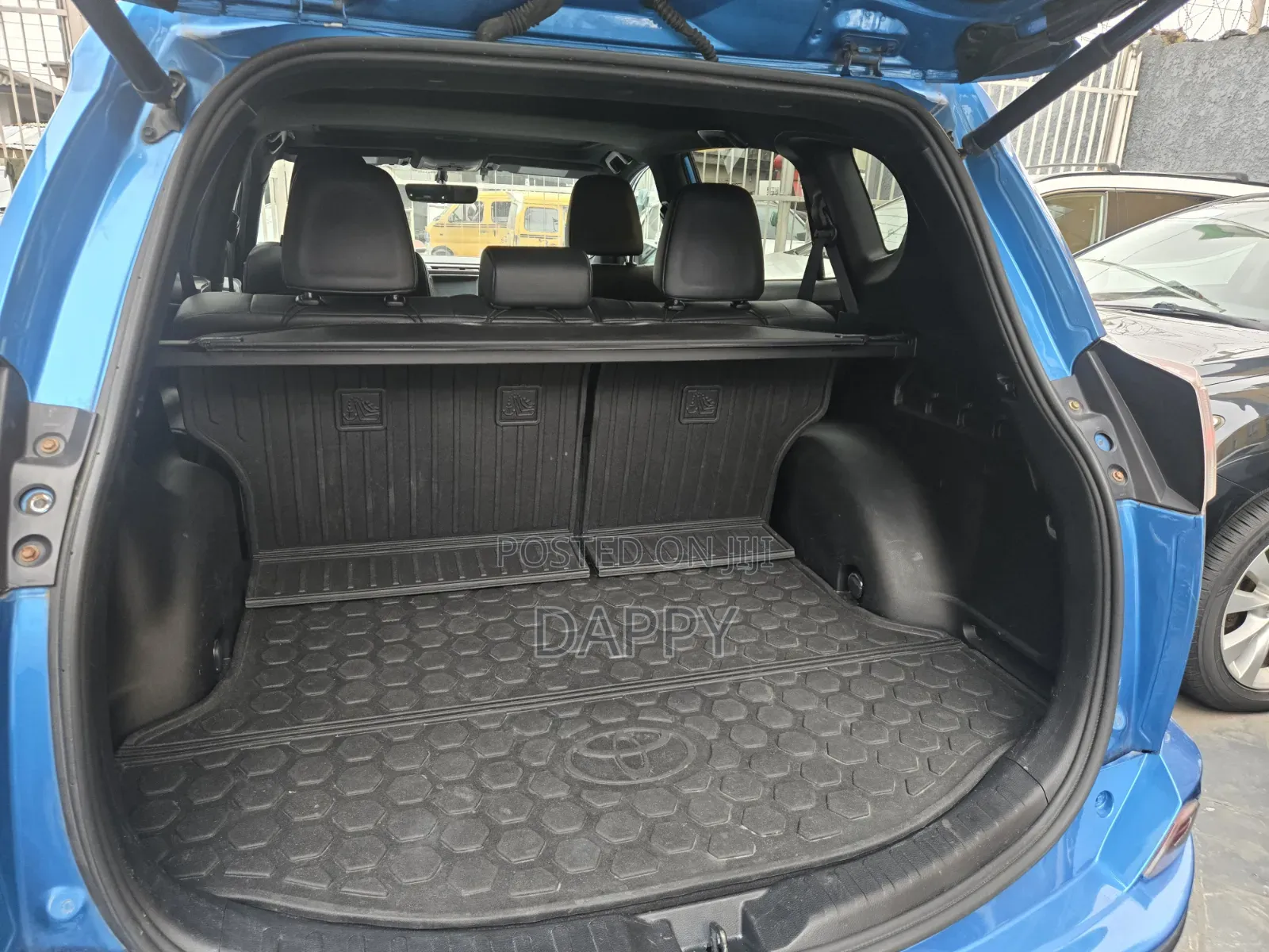 Toyota RAV4 2017 Blue