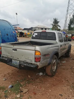 Toyota Tacoma 2004 Gold
