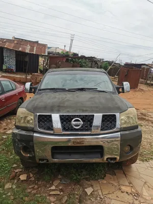 Nissan Titan 2005 Burgundy