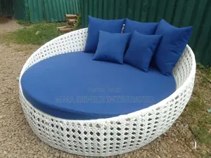 Luxury Round Rattan Daybed With Cushions