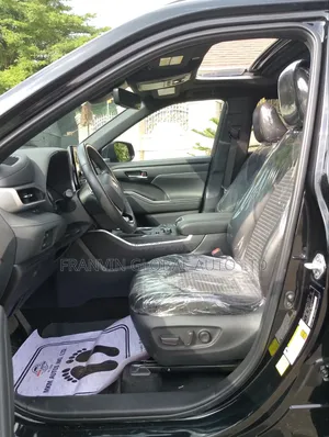 Toyota Highlander XLE AWD 2024 Black