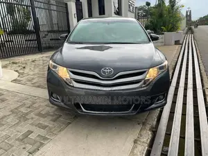 Toyota Venza XLE 4dr Wagon (3.5L 6cyl 6A) 2015 Gray