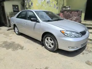 Toyota Camry 2004 Silver