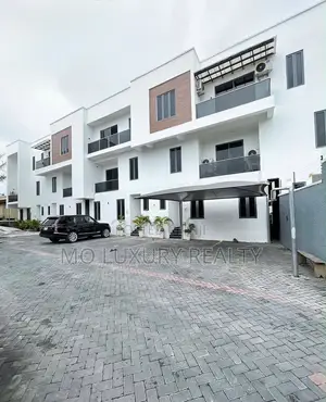 4bdrm Townhouse / Terrace in Lekki Phase 1 for rent