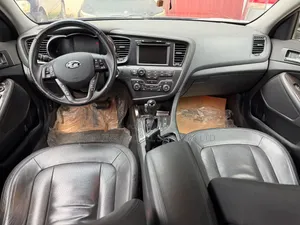 Kia K5 2010 Black