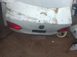 Both Volkswagen Jetta6 2012