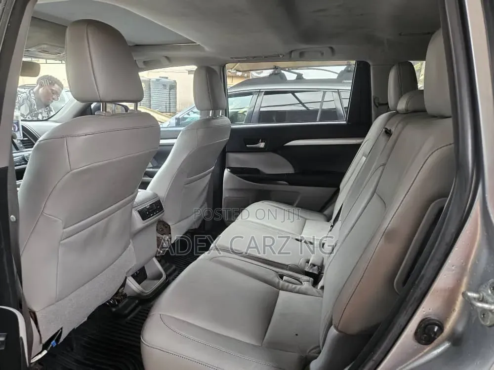 Toyota Highlander 2017 Silver