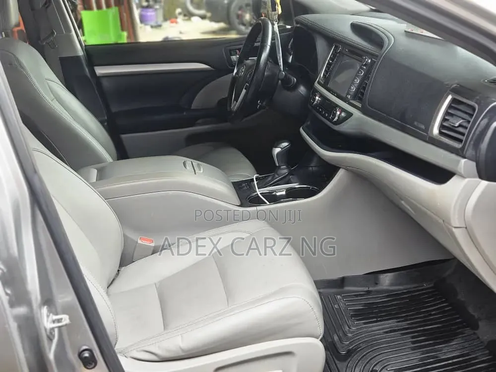 Toyota Highlander 2017 Silver