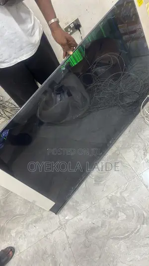 Hisence TV 65 Brand New Screen Broken