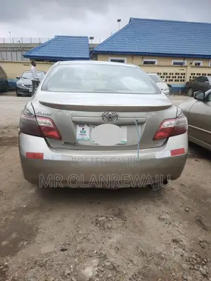 Toyota Camry 2008 Gold