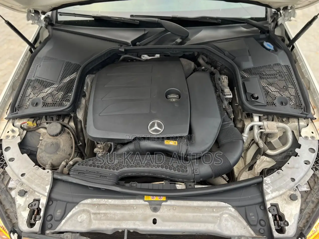 Mercedes-Benz C300 2020 White