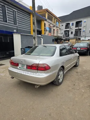 Honda Accord 2000 Silver