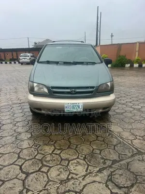 Toyota Sienna 2000 Gray