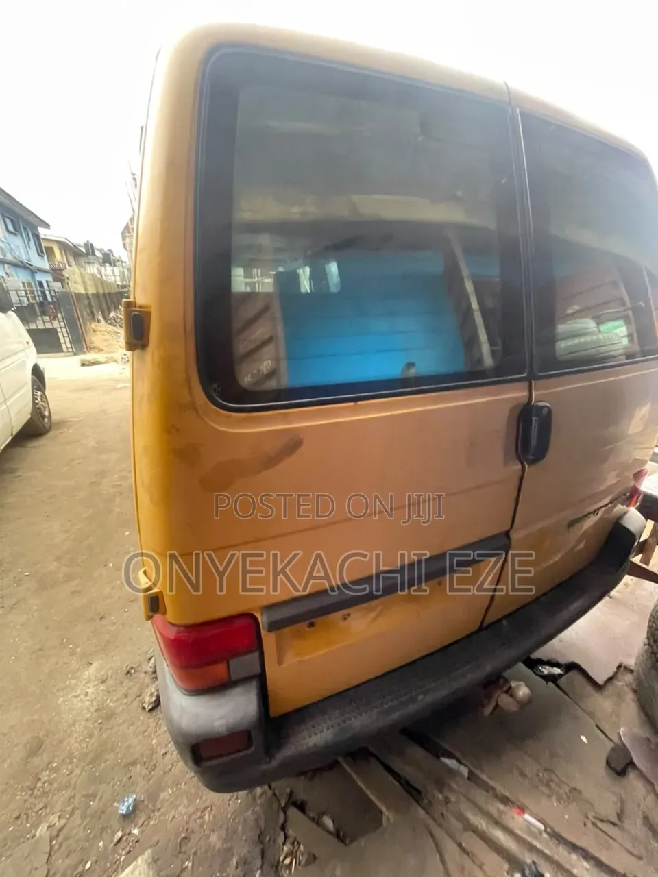 Volkswagen LT 2004 Yellow