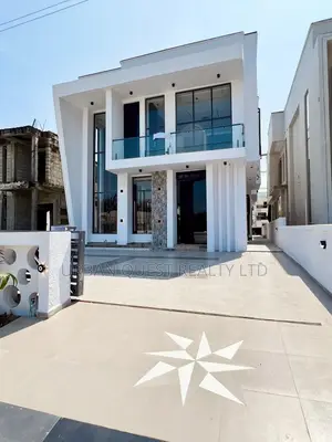 5bdrm Duplex in Lekki County Homes, Ikota for sale