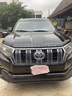 Toyota Land Cruiser Prado 2023 Black