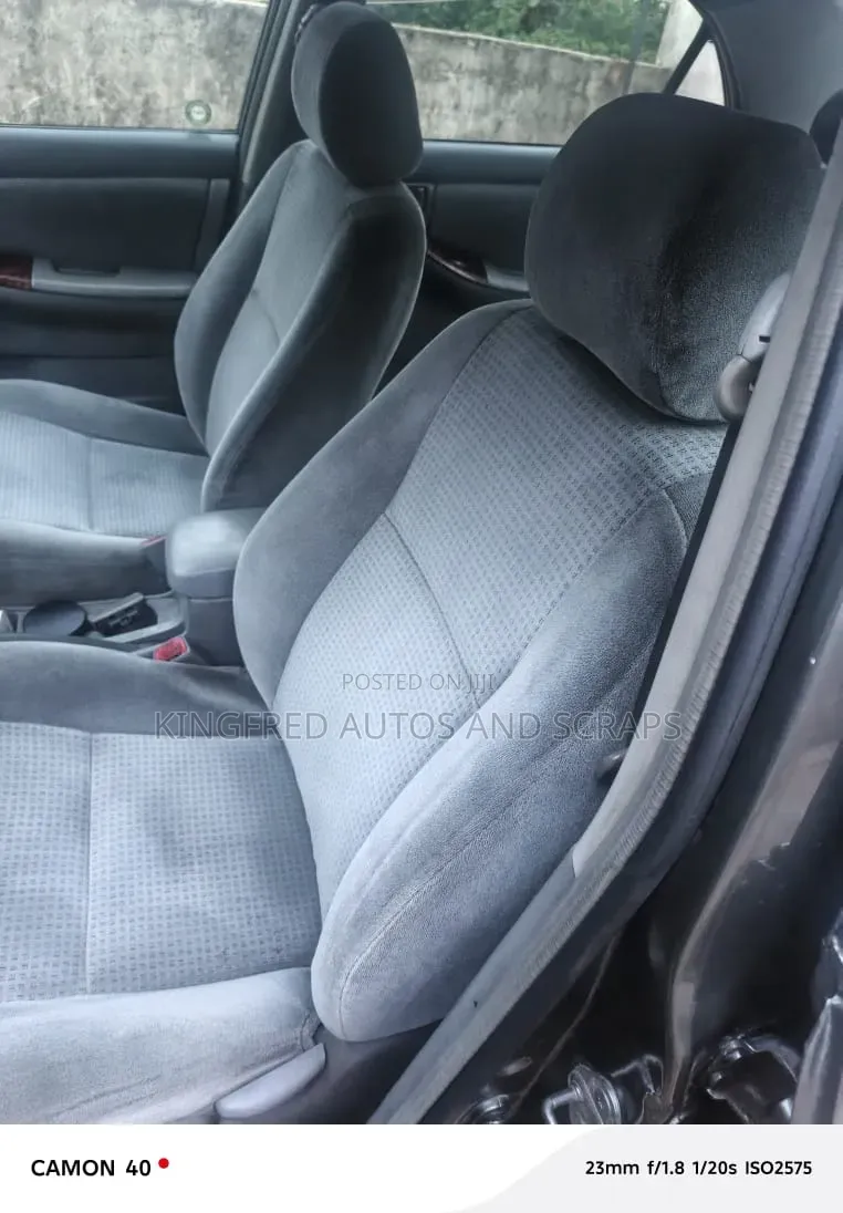 Toyota Corolla 2005 Gray