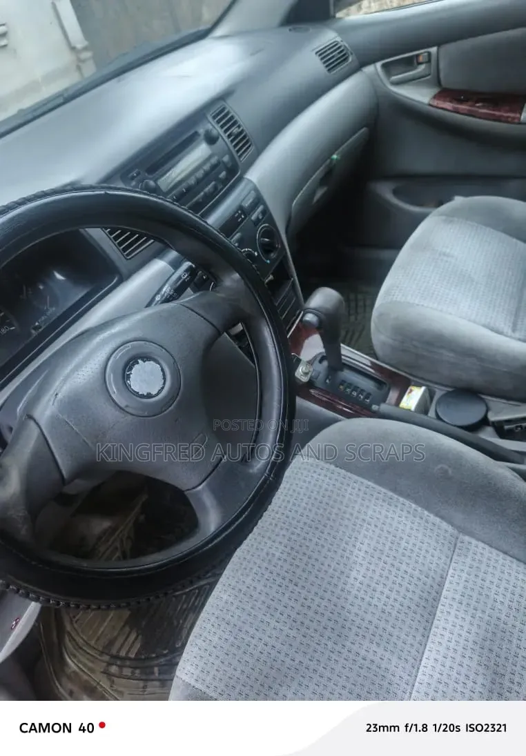 Toyota Corolla 2005 Gray