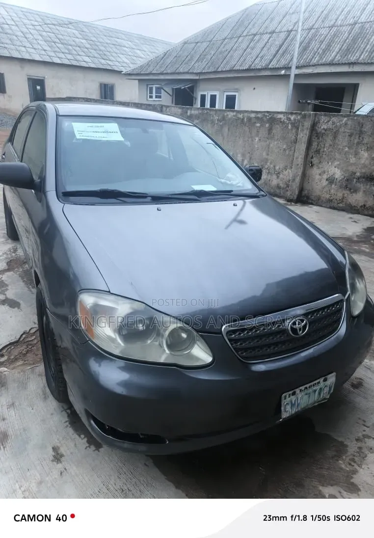 Toyota Corolla 2005 Gray