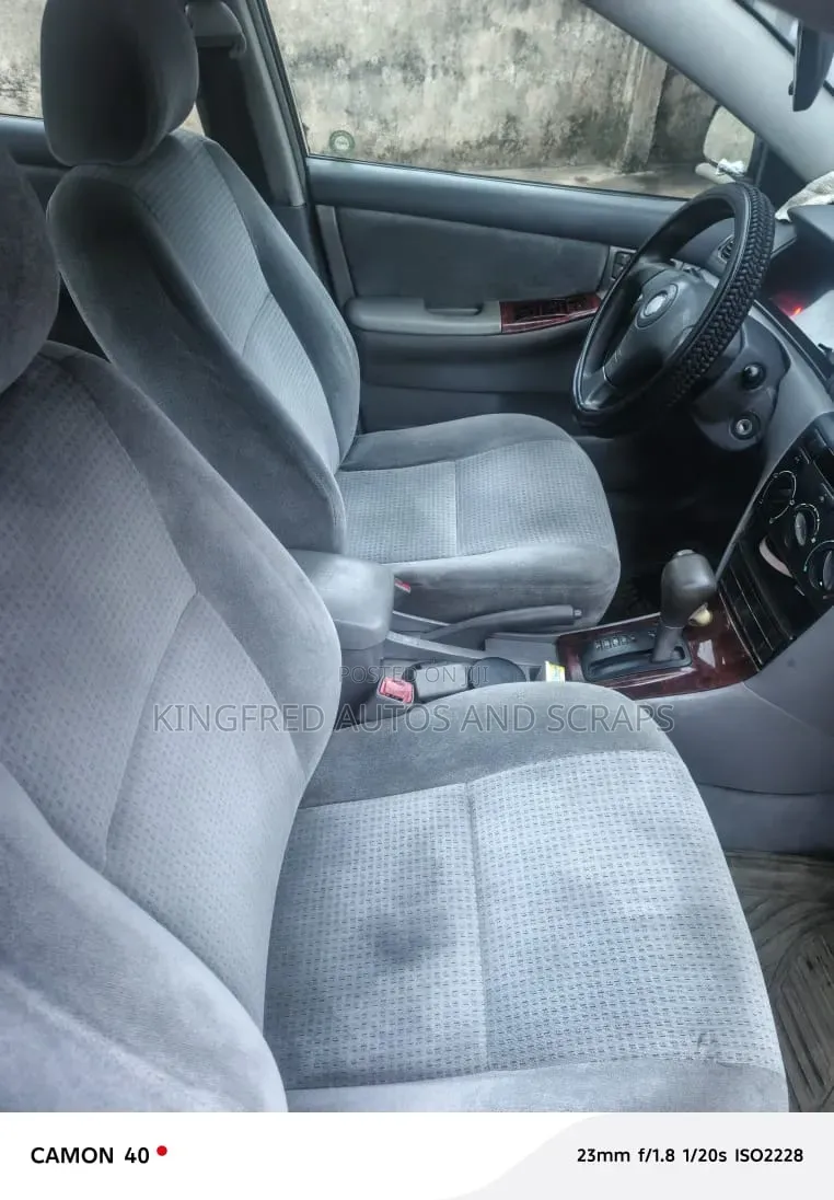 Toyota Corolla 2005 Gray