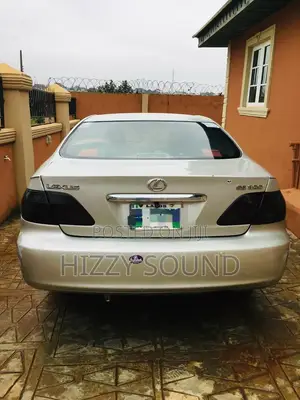 Lexus ES 2022 Silver
