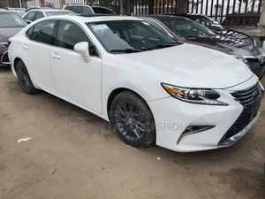 Lexus ES 2018 White