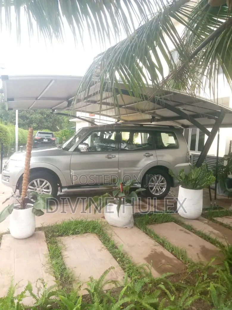 Morden Carport