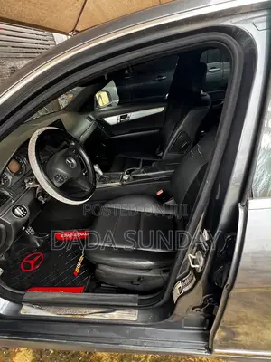 Mercedes-Benz C300 2010 Gray