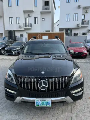 Mercedes-Benz M Class ML350 4MATIC 4dr SUV AWD (3.5L 6cyl 7A) 2014 Black