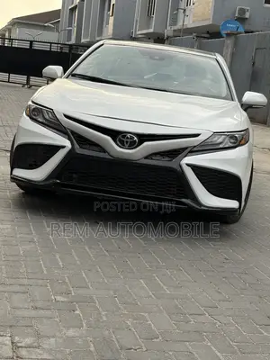 Toyota Camry XSE 2022 White