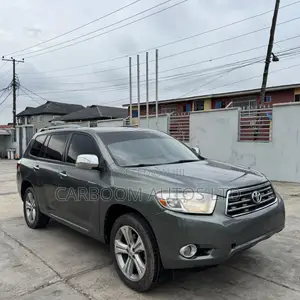 Toyota Highlander SE 2010 Green