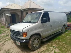 Ford E350 2006 White