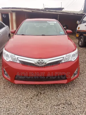Toyota Camry LE 4dr Sedan (2.5L 4cyl 6A) 2013 Red