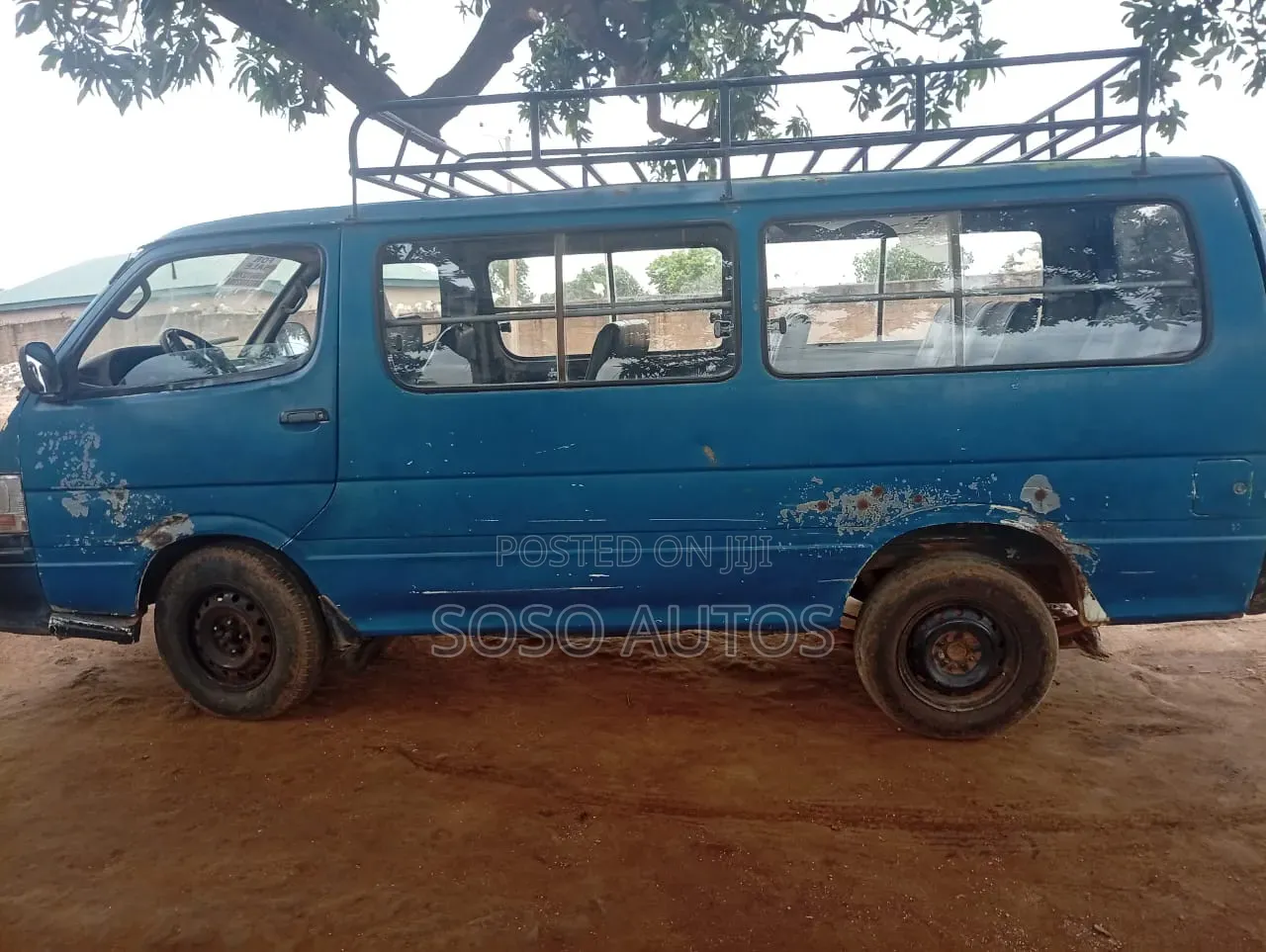 Toyota HiAce 2004 Blue