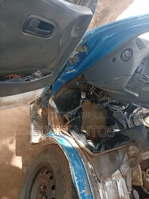 Toyota HiAce 2004 Blue