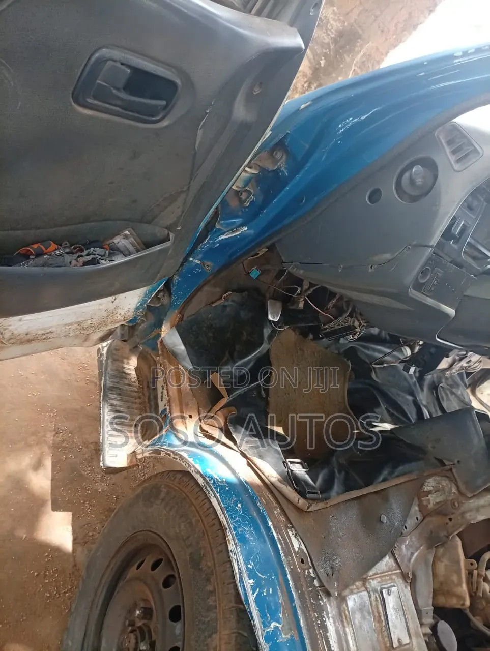 Toyota HiAce 2004 Blue